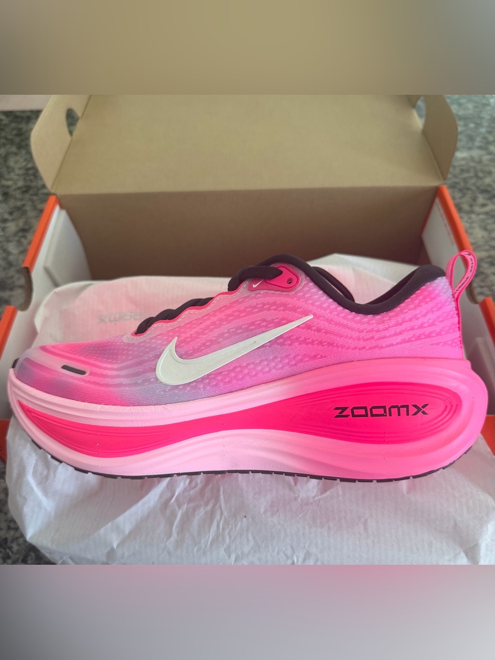 NIB! Nike Vomero Plus Running Shoes Sneakers Pearl Pink / Summit White MSRP $180